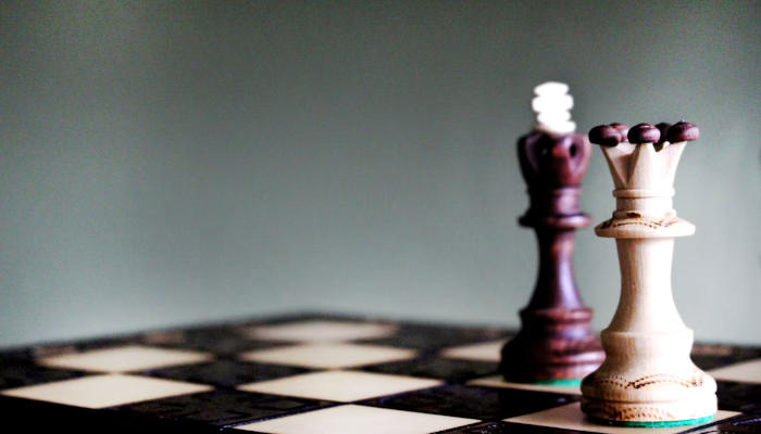 Le Jeu du RoiReine, une posture de la présence